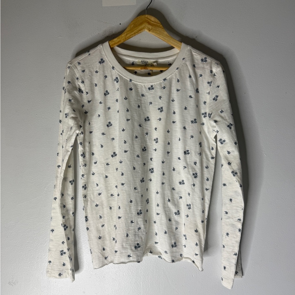 NWT Dylan White Long Sleeve Crew Neck T-shirt‎ With Blue Floral Embroidery XS